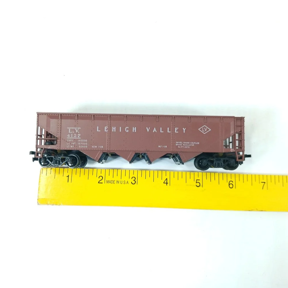 Lehigh Valley LV 4127 HO Scale Triple Hopper Rail Car Brown Vintage Style